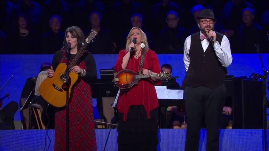 The Isaacs sing "Away in a Manger" The Isaacs sing "Away in a Manger"